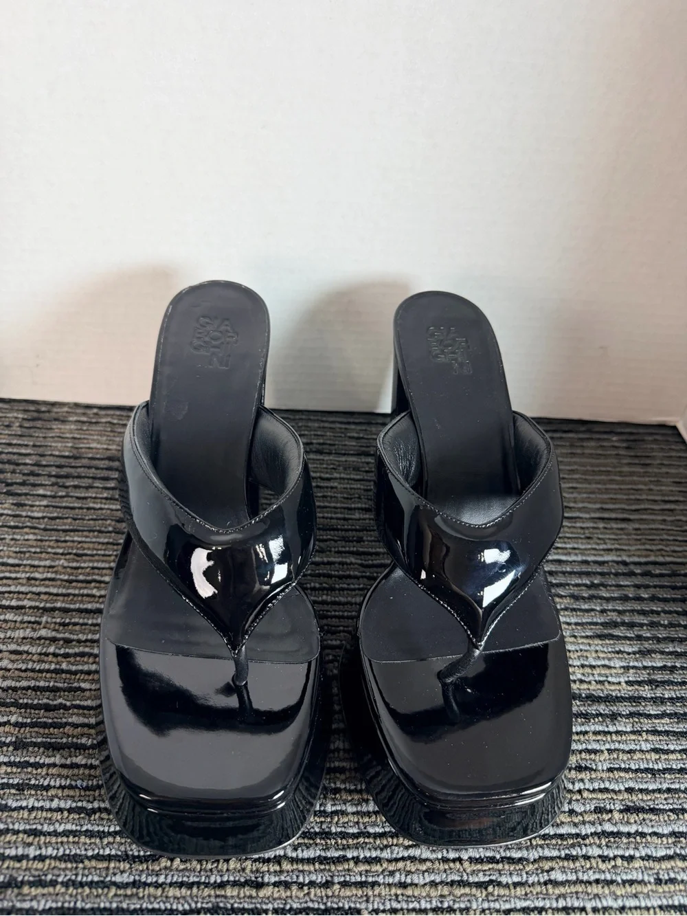 New GIABORGHINI Womens Black Gia 17 Patent Leather Heeled Thong Sandals 38.5